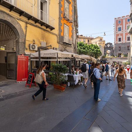 Aristocrat Chiaia Bridge Lejlighed Napoli Eksteriør billede